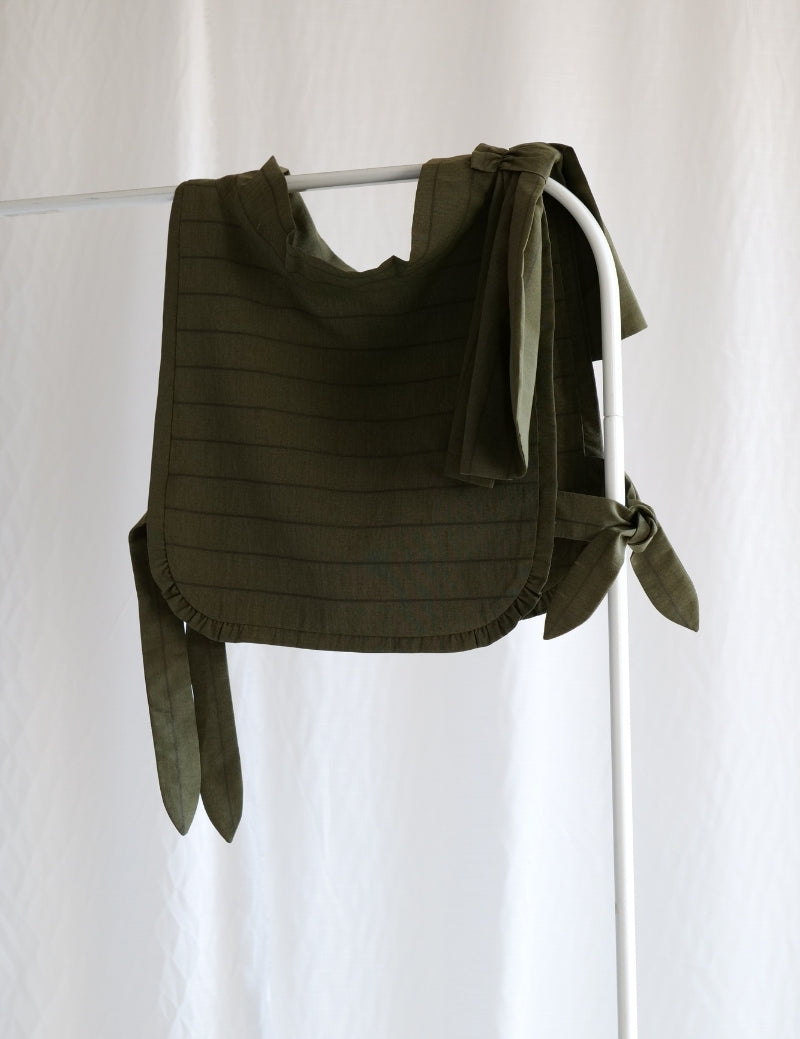 Le Plastron - Popelina caqui a rayas y con marca
