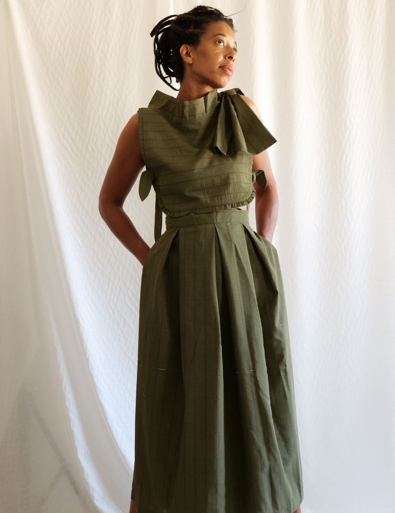 Le Plastron - Popelina caqui a rayas y con marca