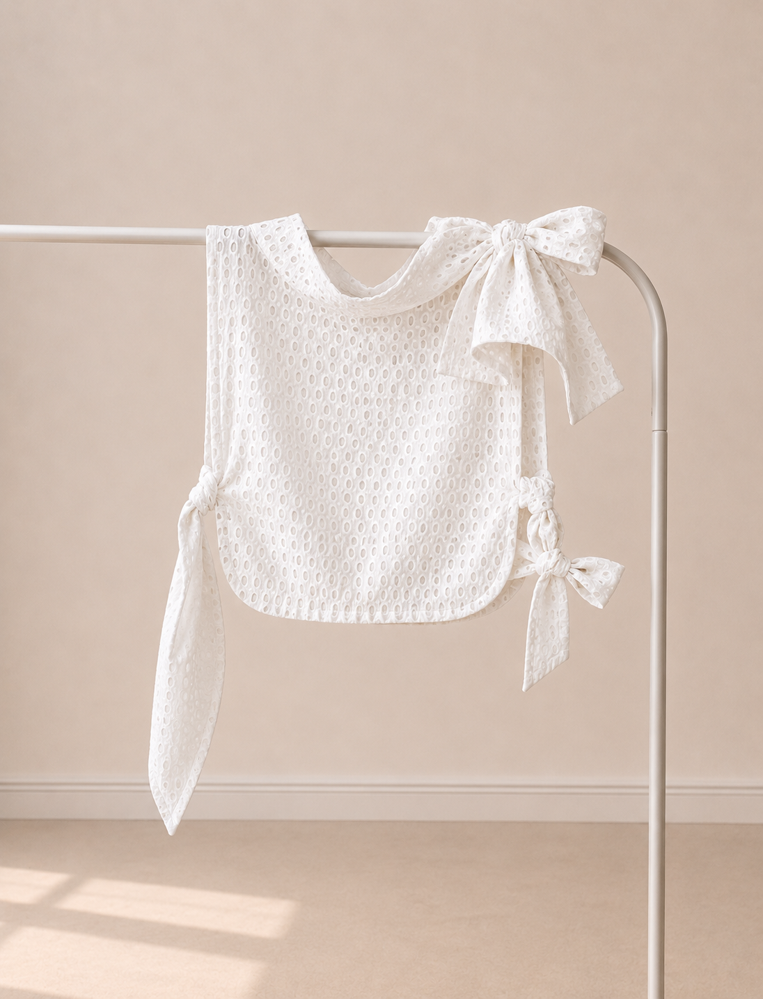Le Plastron - La Broderie ajourée