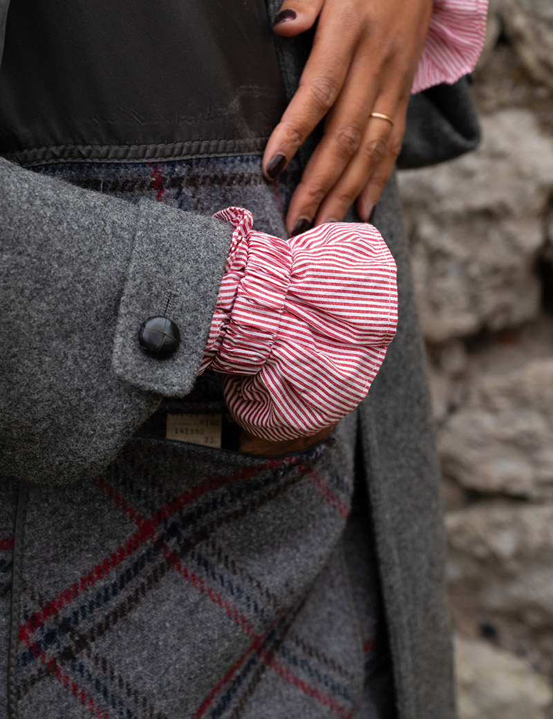 Cuff stripes red