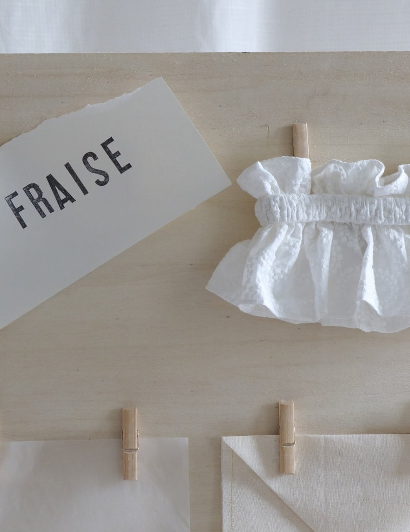 La Fraise - La Broderie Anglaise