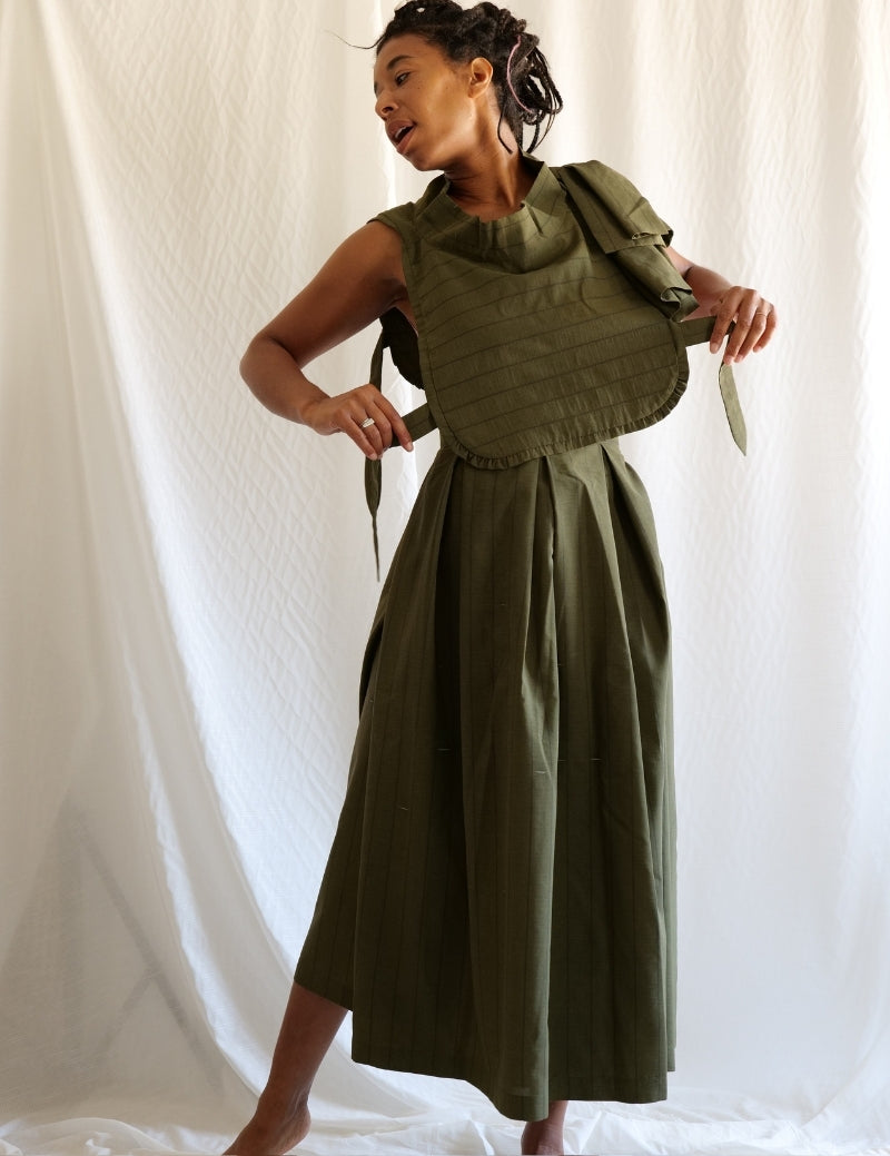 Le Plastron - Popelina caqui a rayas y con marca