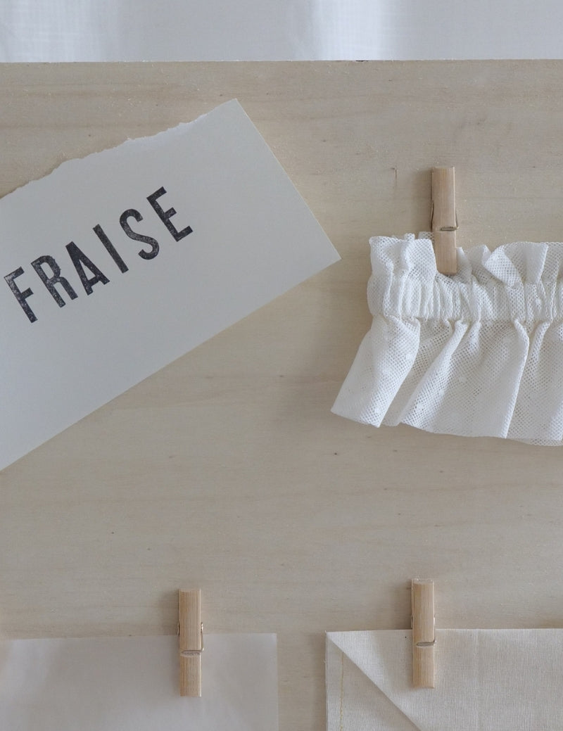 La Fraise - Le Tulle brodé Plumetis crème